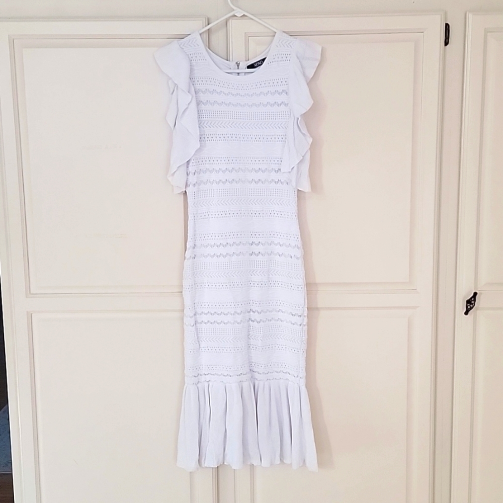 White knitted dress